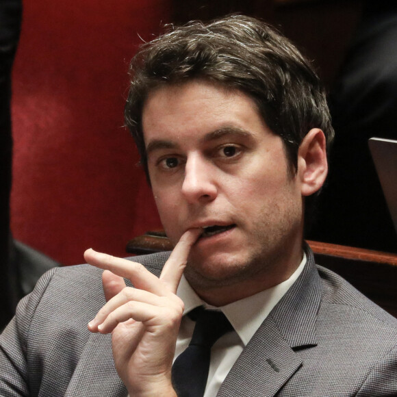 Olivier Dussopt et Gabriel Attal lors de la dernière journée de débat du projet de loi sur les retraites à l'Assemblée nationale, Paris, le 17 février 2023. © Stéphane Lemouton / Bestimage