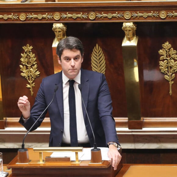 Gabriel Attal - Premier jour de discussion à l'Assemblée Nationale du projet de réformes des retraites. Le 6 février 2023. © Jonathan Rebboah / Panoramic / Bestimage