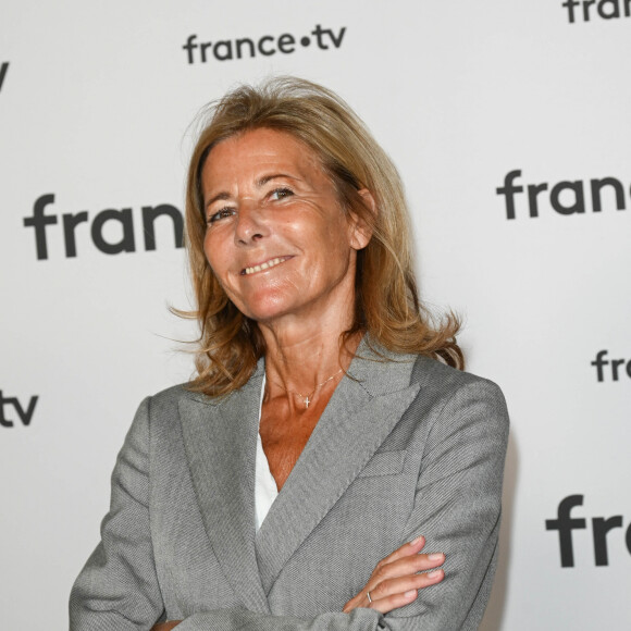 "J'étais fier et ému de lui remettre les insignes d'Officier de la Légion d'honneur..."
Claire Chazal au photocall pour la conférence de presse de rentrée de France TV à la Grande Halle de la Villette à Paris, le 6 juillet 2022. © Coadic Guirec/Bestimage
