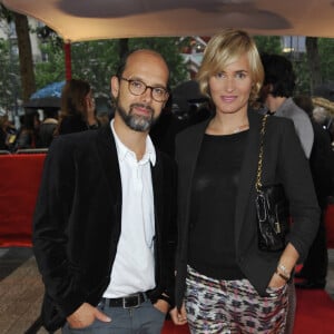 Mais l'acteur avait beaucoup souffert de cette histoire.
Judith Godrèche et Maurice Barthélémy - Avant-première du film "Un bonheur n'arrive jamais seul" au Gaumont Marignan à Paris, le 15 juin 2012.