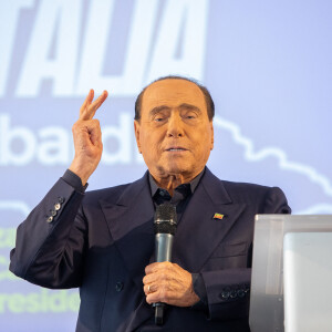 Silvio Berlusconi intervient lors de la présentation du programme de Forza Italia pour les élections régionales à venir en Lombardie. Milan, le 17 décembre 2022. © LaPresse / Panoramic / Bestimage