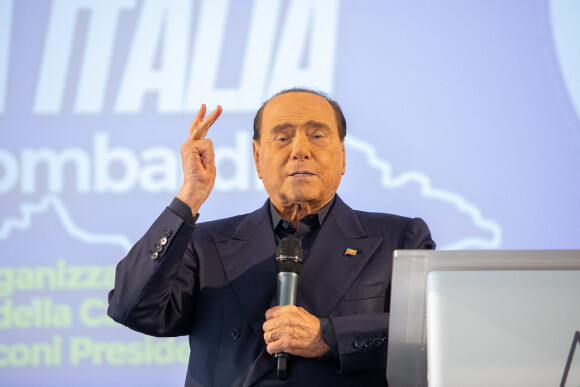 Silvio Berlusconi intervient lors de la présentation du programme de Forza Italia pour les élections régionales à venir en Lombardie. Milan, le 17 décembre 2022. © LaPresse / Panoramic / Bestimage