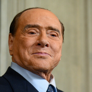 Silvio Berlusconi quitte une réunion avec le président italien S.Mattarella pour la première série de consultations politiques formelles pour le nouveau gouvernement au Palais du Quirinal à Rome, Italie, le 21 octobre 2022.