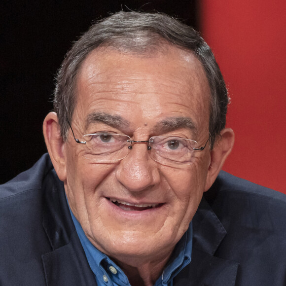 Jean-Pierre Pernaut laisse derrière lui une femme, quatre enfants et deux petits-enfants.
Exclusif - Jean-Pierre Pernaut - Enregistrement de l'émission "A prendre ou à laisser" (APOAL), présentée par C.Hanouna et diffusée en direct sur C8. © Jack Tribeca / Bestimage