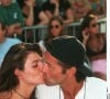 Lors de sorties publiques, ils débordaient même énormement d'affection l'un pour l'autre.
Veronika Loubry et Alexandre Debanne - Saint-Tropez 1994