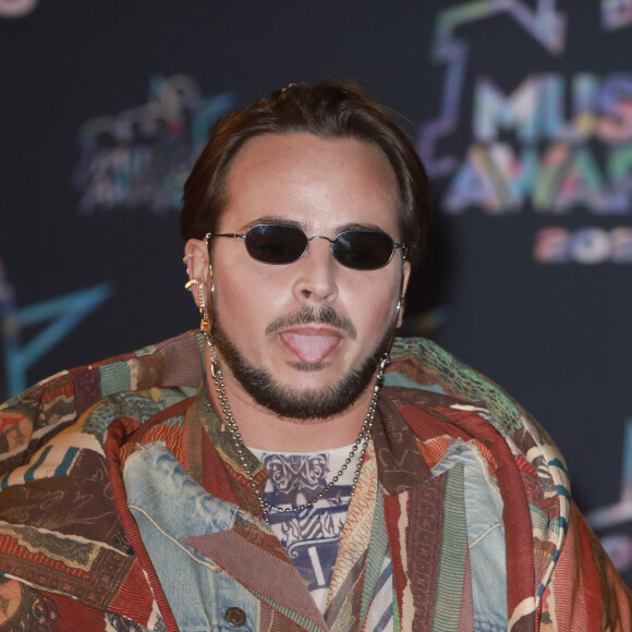 Yanis Marshall au photocall de la 24ème édition des "NRJ Music Awards (NMA)" au Palais des Festivals à Cannes le 18 novembre 2022. © Christophe Aubert via Bestimage