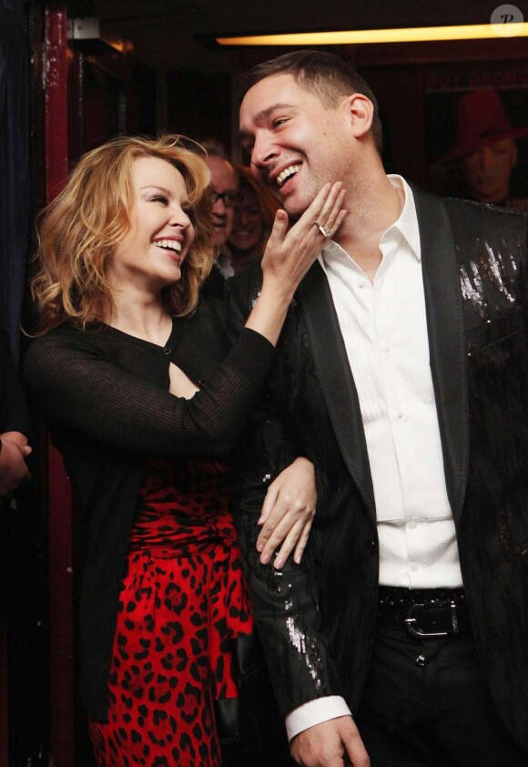 Kylie Minogue et son ami William Baker au show burlesque de Miss Polly Rae, à Londres, le 14 février 2010 !