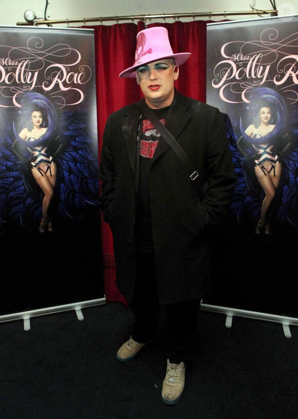 Boy George assiste au show burlesque de Miss Polly Rae, à Londres, le 14 février 2010 !