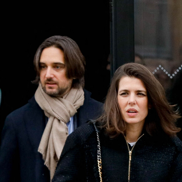 Charlotte Casiraghi et son mari Dimitri Rassam à la sortie du défilé Chanel Haute-Couture 2022 au Grand Palais Ephémèr de Paris, le 25 janvier 2022. © Veeren-Clovis/Bestimage