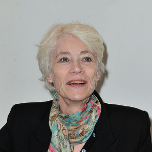 La chanteuse de 79 ans a pris la parole dans le "Journal du Dimanche" sur la réforme des retraites
Francoise Hardy - 33eme edition du Salon Du Livre Porte de Versailles a Paris, le 23 mars 2013.