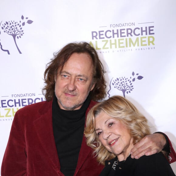 Son équilibre désormais, elle l'a trouvée auprès de ses proches, et notamment son mari Jean-Christophe Molinier
Semi-Exclusif - Nicoletta et son mari Jean-Christophe Molinier - Photocall du 16ème Gala de la Fondation « Recherche Alzheimer » à l’Olympia à Paris. Le 20 mars 2023 © Bertrand Rindoff Petroff / Bestimage