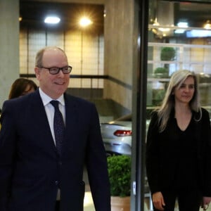 Et semble apprécier, au contraire de ses cousins, cette responsabilité.
Exclusif - Le prince Albert II de Monaco et Camille Gottlieb lors de la remise des diplômes de la Croix Rouge monégasque à l'auditorium Rainier III à Monaco le 4 avril 2023. © Jean-François Ottonello / Nice Matin / Bestimage 