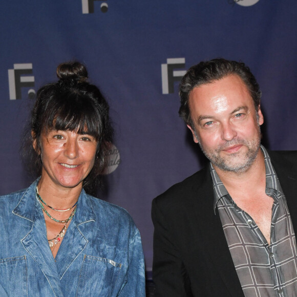 Romane Bohringer et Patrick Mille - Festival de la Fiction TV "Edition spéciale - 3 jours à Paris" aux Folies Bergère à Paris le 17 septembre 2020. © Coadic Guirec / Bestimage
