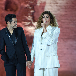 Nawell Madani est accusée de naviguer sur une vague de "préjugés culturels" et de "stigmatiser davantage".
Exclusif - Jamel Debbouze et Nawell Madani lors de la soirée du grand gala du "Marrakech du Rire 2022" pour la 10e édition au palais El Badiî à Marrakech, le 18 juin 2022. © Rachid Bellak/Bestimage