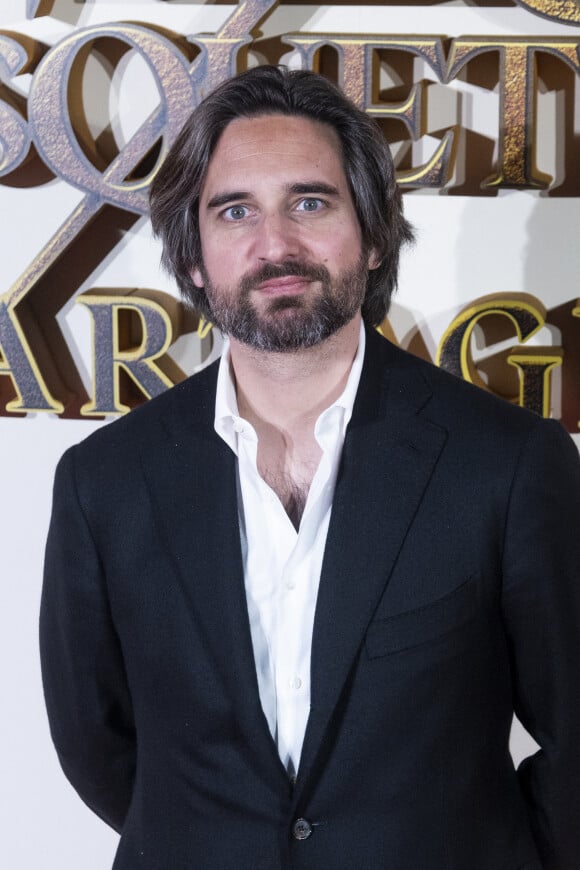 Il a confié avoir eu "les meilleurs côtés" de l'acteur. 
Dimitri Rassam - Première du film "Les Trois Mousquetaires : D'Artagnan" à Madrid. Le 12 avril 2023