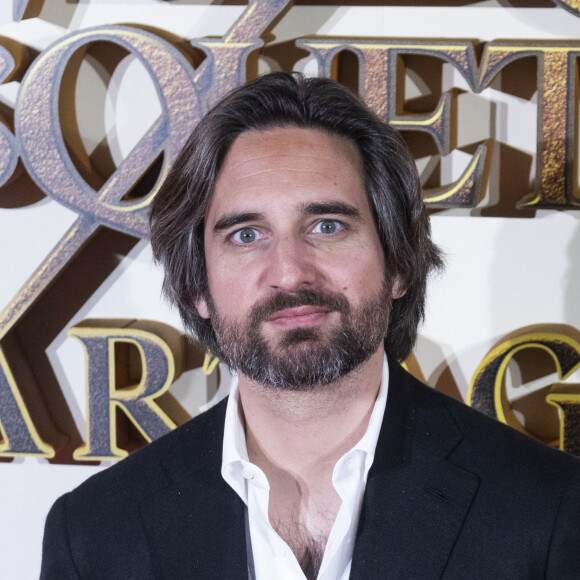 Il a confié avoir eu "les meilleurs côtés" de l'acteur. 
Dimitri Rassam - Première du film "Les Trois Mousquetaires : D'Artagnan" à Madrid. Le 12 avril 2023