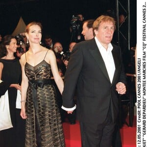 Carole Bouquet et Gérard Depardieu - Montée des marches  au Festival de Cannes 2001.
