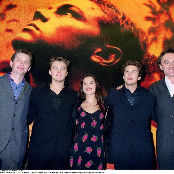 Elle avait ainsi donné la répliqué à Leonardo DiCaprio, partageant même une scène à caractère sexuel avec lui.
Leonardo DiCaprio, Guillaume Canet, Virginie Ledoyen, Danny Boyle, avant-première de "La Plage", Paris le 15 février 2000.