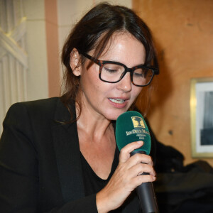 Exclusif - Virginie Ledoyen - Remise du Prix Apollinaire 2022 au café Les Deux Magots à Paris le 7 novembre 2022. © Giancarlo Gorassini / Bestimage 