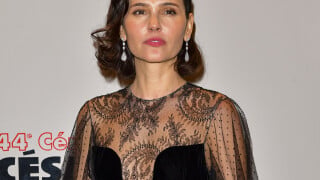 "On a de la morve partout..." : Virginie Ledoyen et sa scène de sexe avec Leonardo DiCaprio, "pas glam du tout"