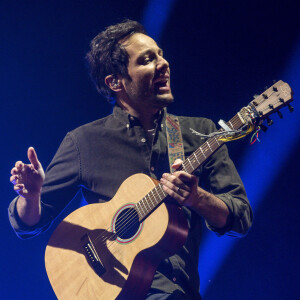 Le chanteur Vianney sur la scène du festival du Printemps de Pérouges à la Plaine de l'Ain à Saint-Vulbas (01), France le 01/07/2022. © Sandrine Thesillat / Panoramic / Bestimage