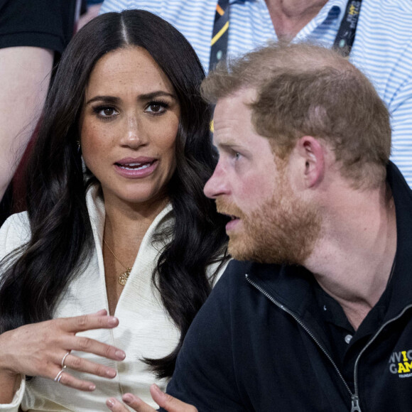 Le prince Harry et Meghan Markle ne vont pas tarder à divorcer.
Le prince Harry et Meghan Markle assistent à la finale d'athlétisme, au deuxième jour des Invictus Games à La Haye