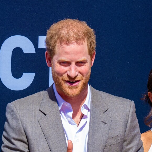 Le prince Harry, duc de Sussex arrive à l'hôtel de ville pour l'événement Invictus Games Dusseldorf 2023 One Year to Go, à Düsseldorf, Allemagne, le 6 septembre 2022. 