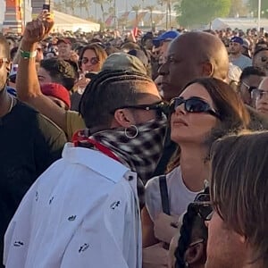 Ultra proches, ils ont l'air de passer un très bon moment... 
Exclusif - Kendall Jenner et son compagnon Bad Bunny lors du festival de Coachella 2023 à Indio, le 16 avril 2023. 