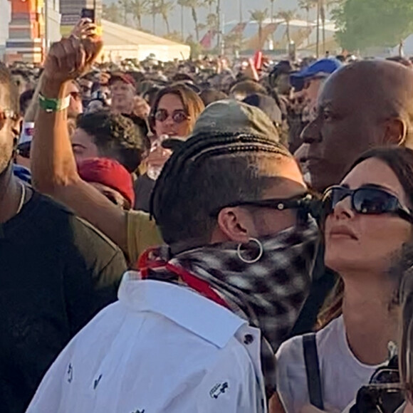 Ultra proches, ils ont l'air de passer un très bon moment... 
Exclusif - Kendall Jenner et son compagnon Bad Bunny lors du festival de Coachella 2023 à Indio, le 16 avril 2023. 