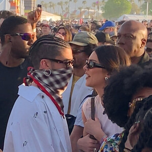 Ce n'est pas la première fois que Kendall Jenner et Bad Bunny sont photographiés ensemble. 
Exclusif - Kendall Jenner et son compagnon Bad Bunny lors du festival de Coachella 2023 à Indio, le 16 avril 2023. 