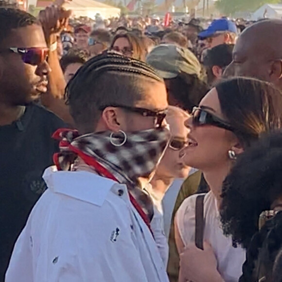 Exclusif - Kendall Jenner et son compagnon Bad Bunny lors du festival de Coachella 2023 à Indio, le 16 avril 2023. 