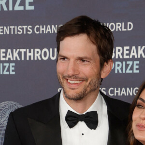 Pour rappel, ils sont ensemble depuis 2011.
Ashton Kutcher, Mila Kunis - Photocall du Prix Breakthrough 2023 à l'Academy Museum of Motion Pictures de Los Angeles le 15 avril 2023. 