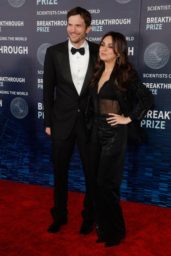 Pour rappel, ils sont ensemble depuis 2011.
Ashton Kutcher, Mila Kunis - Photocall du Prix Breakthrough 2023 à l'Academy Museum of Motion Pictures de Los Angeles le 15 avril 2023. 