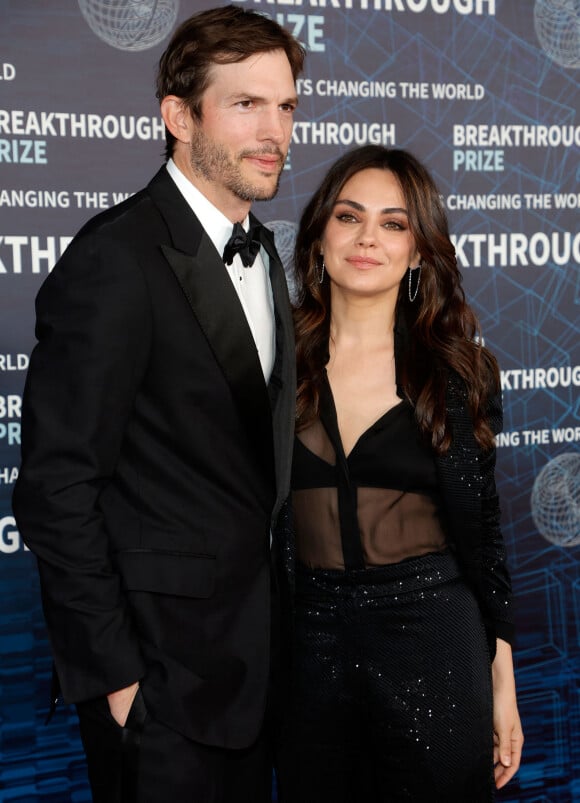 Ashton Kutcher, Mila Kunis - Photocall du Prix Breakthrough 2023 à l'Academy Museum of Motion Pictures de Los Angeles le 15 avril 2023. 