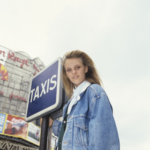 Vanessa Paradis en rendez-vous en juillet 1987 à Paris. © Alain Canu via Bestimage