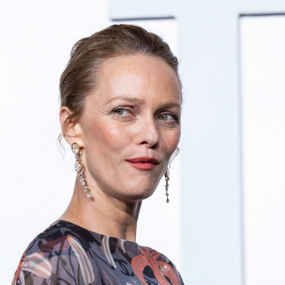 Vanessa Paradis - Soirée de gala en hommage à Patrick Dupond à l'Opéra de Paris le 21 février 2023. © Olivier Borde/Bestimage 