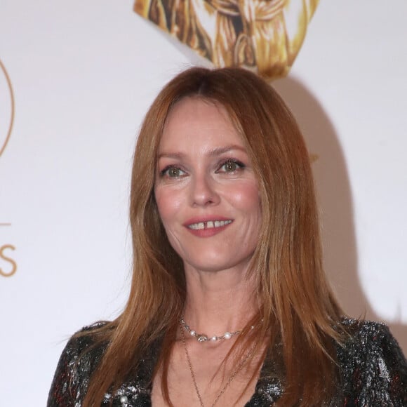 Et s'assume comme elle est ! 
Vanessa Paradis - 33ème " Nuit des Molières " aux Folies Bergère à Paris le 30 Mai 2022. Bertrand Rindoff / Bestimage 