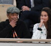 La fille de Yannick Noah a décidé de s'envoler pour la Californie afin d'assister au célèbre festival
 
Yannick Noah et sa fille Jenaye Noah - Célébrités dans les tribunes des internationaux de France de Roland Garros à Paris le 30 mai 2022.