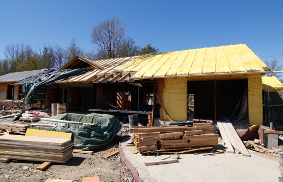 Maison de la chanteuse Shakira et de son mari Gerard Piqué en construction à Bolvir, une petite ville des Pyrénées catalanes, le 3 mai 2016. Cette maison en chantier est une maison typique catalane de 600 m2.  New house of the singer Shakira and her husband Gerard Pique in Bolvir, one small town in Pirineo Catalan, on May 3, 2016. The 600m house is a typical masia catalana. 