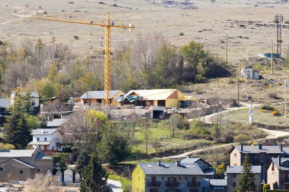 Maison de la chanteuse Shakira et de son mari Gerard Piqué en construction à Bolvir, une petite ville des Pyrénées catalanes, le 3 mai 2016. Cette maison en chantier est une maison typique catalane de 600 m2.  New house of the singer Shakira and her husband Gerard Pique in Bolvir, one small town in Pirineo Catalan, on May 3, 2016. The 600m house is a typical masia catalana. 