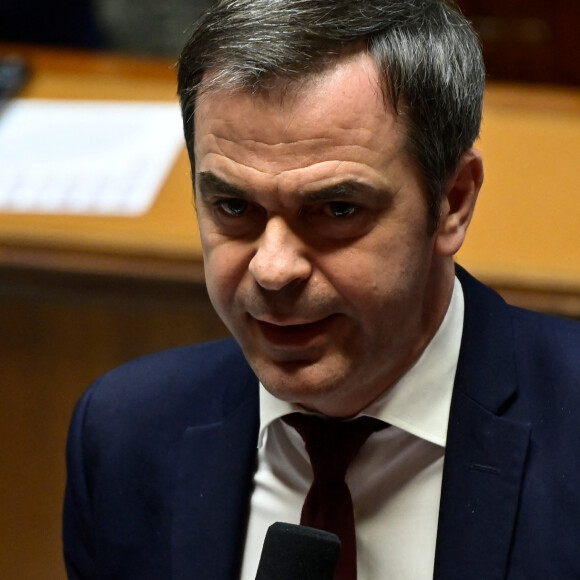 Olivier Veran ( Ministre delegue aupres de la Premiere ministre charge du Renouveau democratique porte-parole du Gouvernement au Palais de l Elysee ) - Séance de questions à l'Assemblee Nationale à Paris, le jour des manifestations nationales contre la réforme des retraites, le 7 mars 2023. © Federico Pestellini / Panoramic / Bestimage 