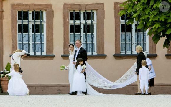 Ils s'étaient mariés l'année dernière après 20 ans d'amour. 
Mariage de Gustav et Carina de Sayn-Wittgenstein-Berleburg. 