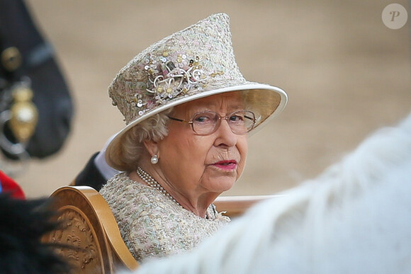 Un beau souvenir qui prouve que la reine n'est pas près d'être oubliée par les siens
La reine Elisabeth II d'Angleterre - La parade Trooping the Colour 2019, célébrant le 93ème anniversaire de la reine Elisabeth II, au palais de Buckingham, Londres, le 8 juin 2019. 