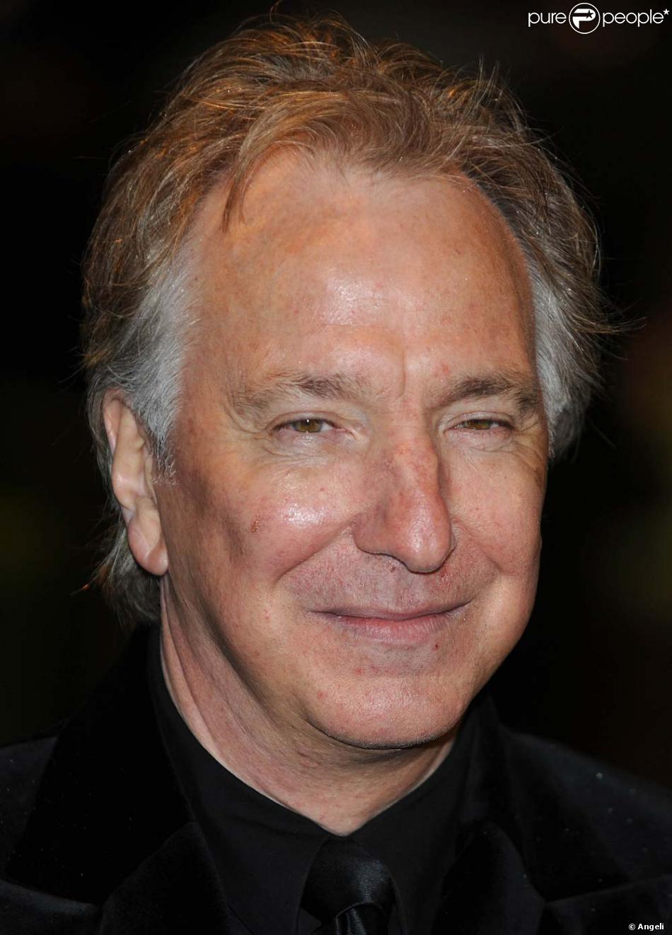 Alan Rickman Alice Au Pays Des Merveilles Alan Rickman à l'avant-première d'Alice au pays des merveilles, à