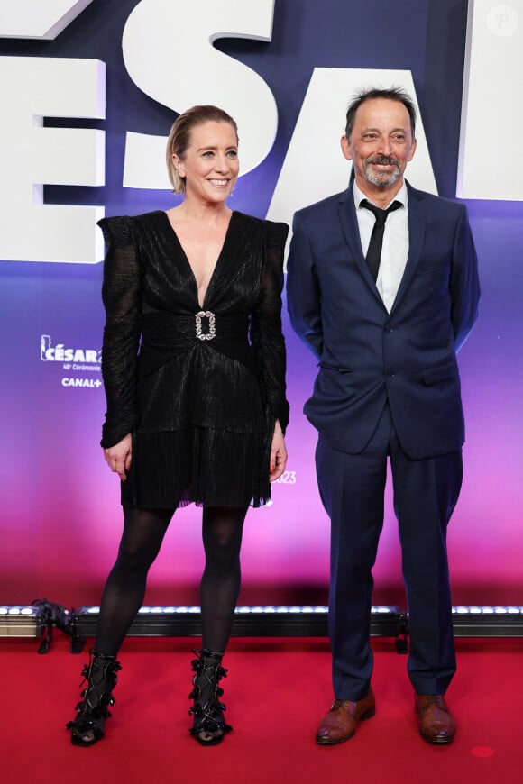 L'occasion pour elle d'accueillir les journalistes dans son nouvel appartement parisien. Et pour cause, l'actrice de 43 ans s'est séparée de son compagnon, Éric Métayer en octobre 2022. 
Eric Métayer et Andrea Bescond au photocall de la 48ème cérémonie des César à l'Olympia à Paris le 24 février 2023 © Dominique Jacovides / Olivier Borde / Bestimage 