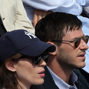 Gaspard Ulliel et sa compagne Gaëlle Pietri dans les tribunes des Internationaux de Tennis de Roland Garros à Paris le 7 juin 2017 © Cyril Moreau-Dominique Jacovides/Bestimage 