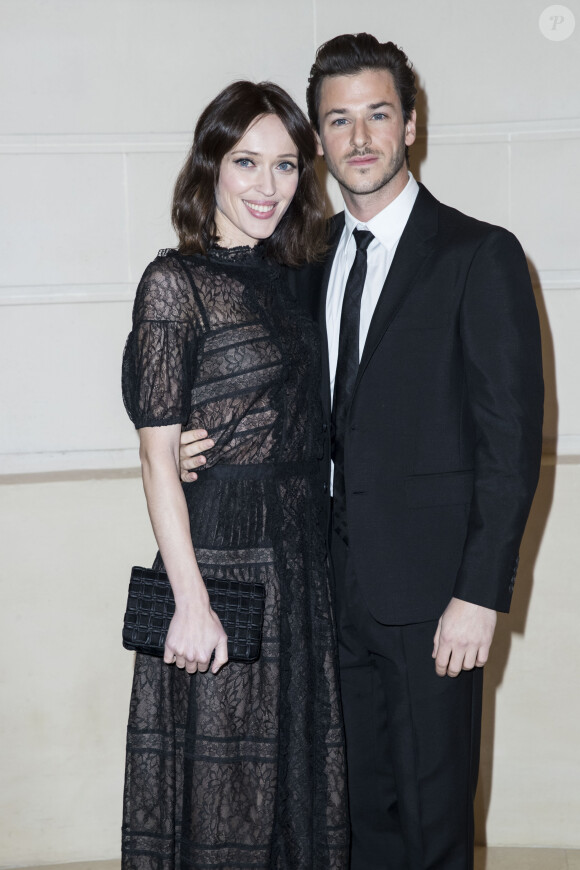 Le couple s'était séparé en 2020.
Gaspard Ulliel et sa compagne Gaëlle Pietri - Photocall lors du deuxième défilé Chanel "Métiers d'Art" au Ritz à Paris, France, le 6 décembre 2016. © Olivier Borde/Bestimage 