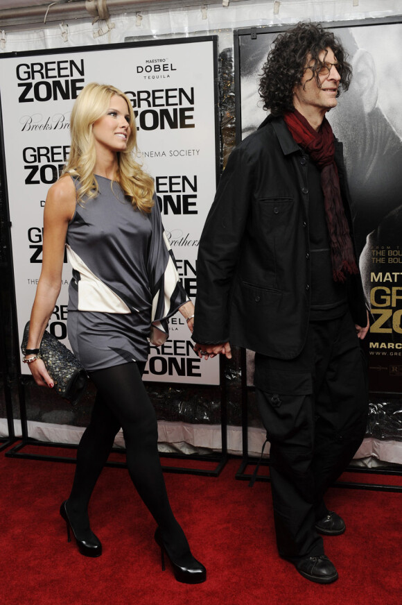 Howard Stern et sa femme Beth Ostrosky lors de la première de Green Zone à New York le 25 février 2010