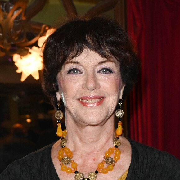 Anny Duperey - L'académie Alphonse Allais intronise E. Naulleau, MP Belle et J. Santamaria au cabaret "La Cremaillère" à Paris le 21 mars 2022. © Coadic Guirec