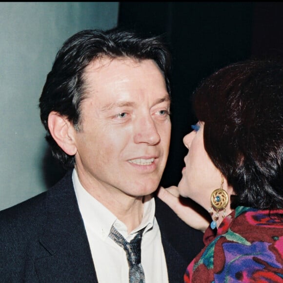 il s'agit de Bernard Giraudeau
Archives - Bernard Giraudeau et Anny Duperey lors de la première du film "Caprices d'un fleuve" à Paris